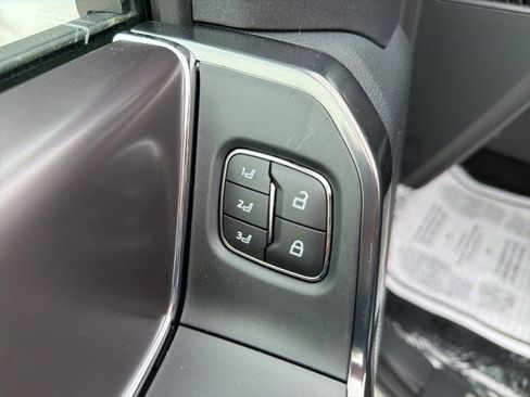 New 2025 Ford F150 King Ranch w/ FX4 Off-Road Package image 11