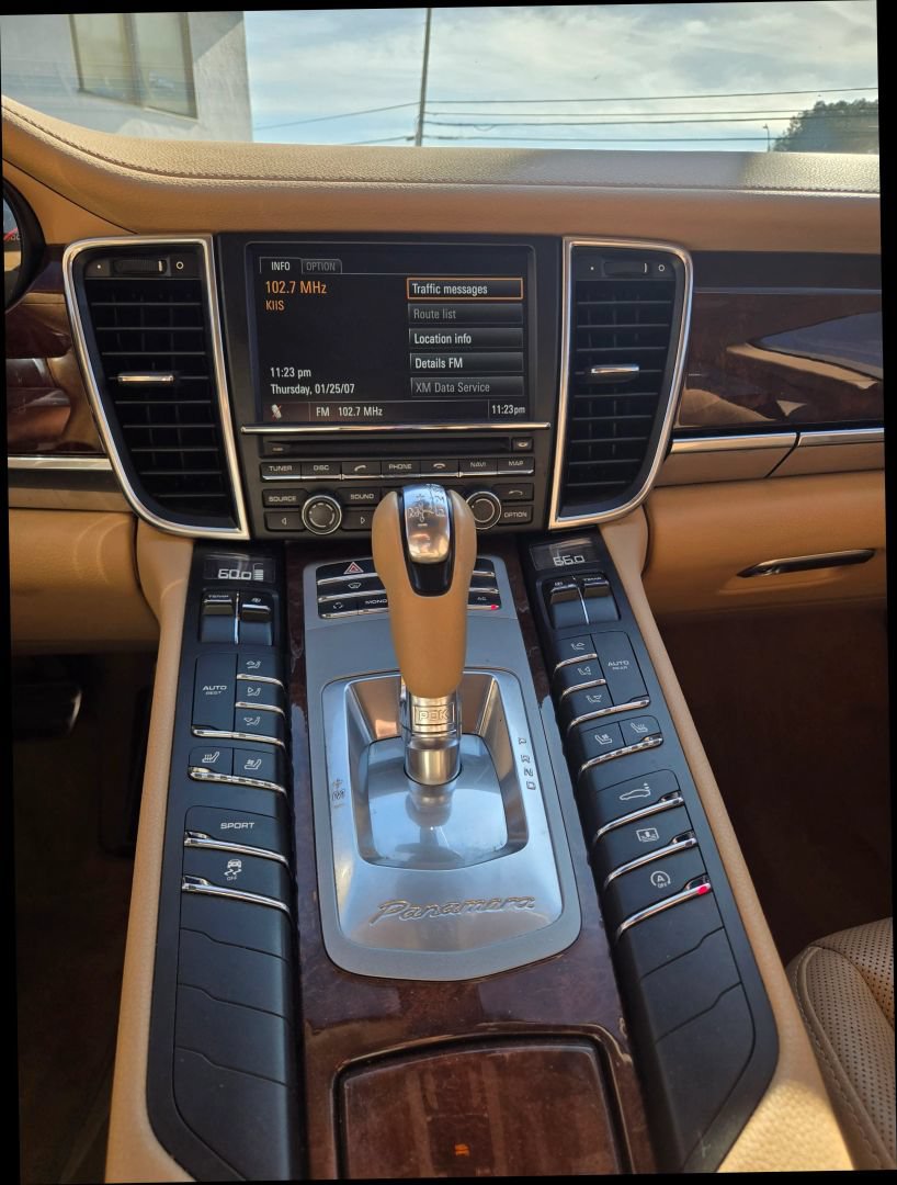 Used 2011 Porsche Panamera image 25