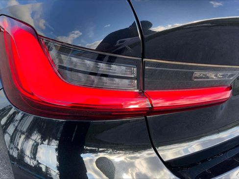 Used 2019 BMW 330i Sedan w/ Driving Assistance Package image 27