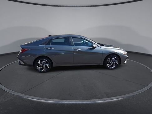 New 2026 Hyundai Elantra Limited FWD image 10