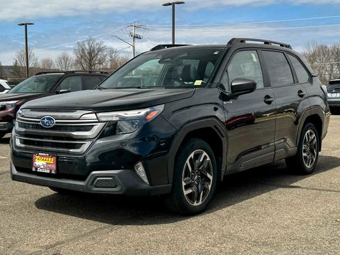 Certified 2025 Subaru Forester Premium AWD/4WD image 7