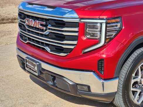 Used 2023 GMC Sierra 1500 SLT image 10