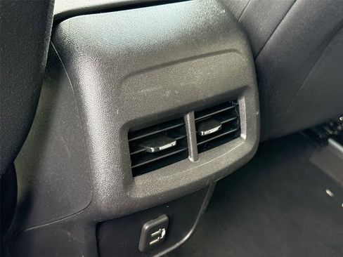 Used 2022 Chevrolet Equinox LT FWD image 19
