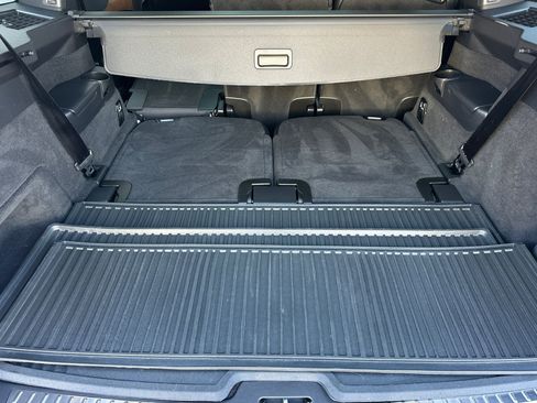 Certified 2024 Volvo XC90 T8 Plus w/ Protection Package Premier AWD/4WD image 17