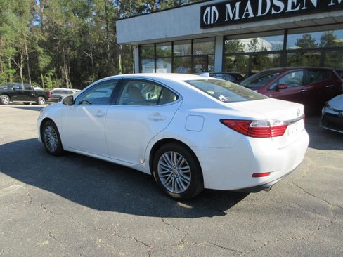 Used 2015 Lexus ES 350 w/ Luxury Package image 2