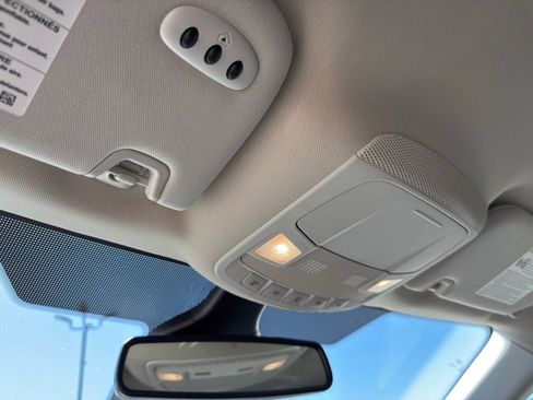 Used 2022 Ford Edge Titanium image 16