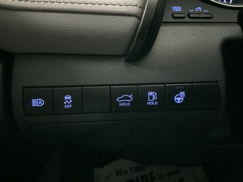 Used 2022 Toyota Camry LE w/ Cold Weather Package FWD image 31