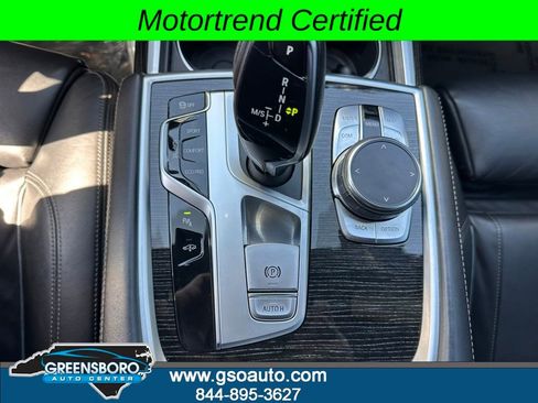 Used 2019 BMW 750i w/ M Sport Package RWD image 32