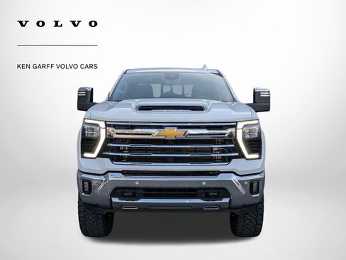 Used 2024 Chevrolet Silverado 3500 LTZ w/ LTZ Plus Package image 9