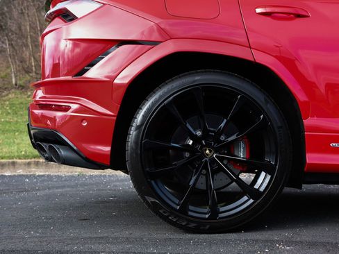 Used 2023 Lamborghini Urus S image 13