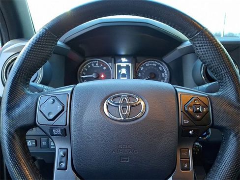 Certified 2022 Toyota Tacoma TRD Sport image 25