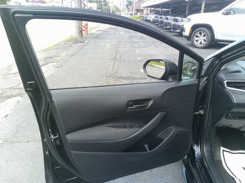 Used 2024 Toyota Corolla LE FWD image 13
