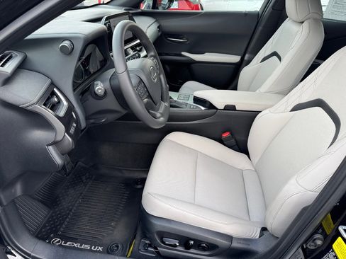 Used 2024 Lexus UX 250h FWD w/ Premium Package image 28