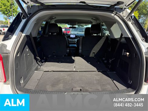 Used 2023 Ford Explorer XLT w/ Equipment Group 202A RWD image 10