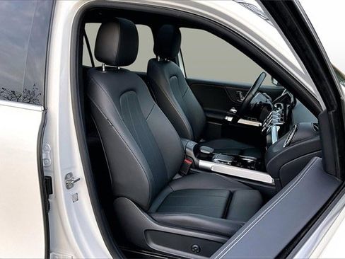 Certified 2023 Mercedes-Benz GLB 250 4MATIC image 32