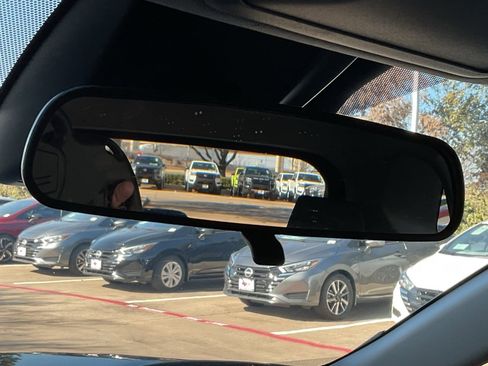 Used 2025 Toyota RAV4 XLE image 28