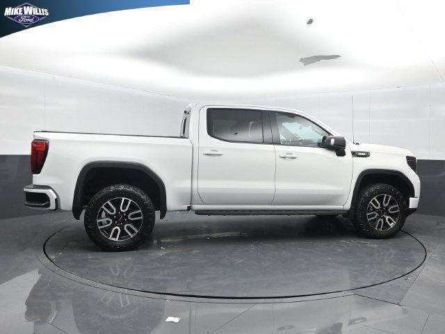 Used 2022 GMC Sierra 1500 AT4 w/ AT4 Premium Package AWD/4WD image 8