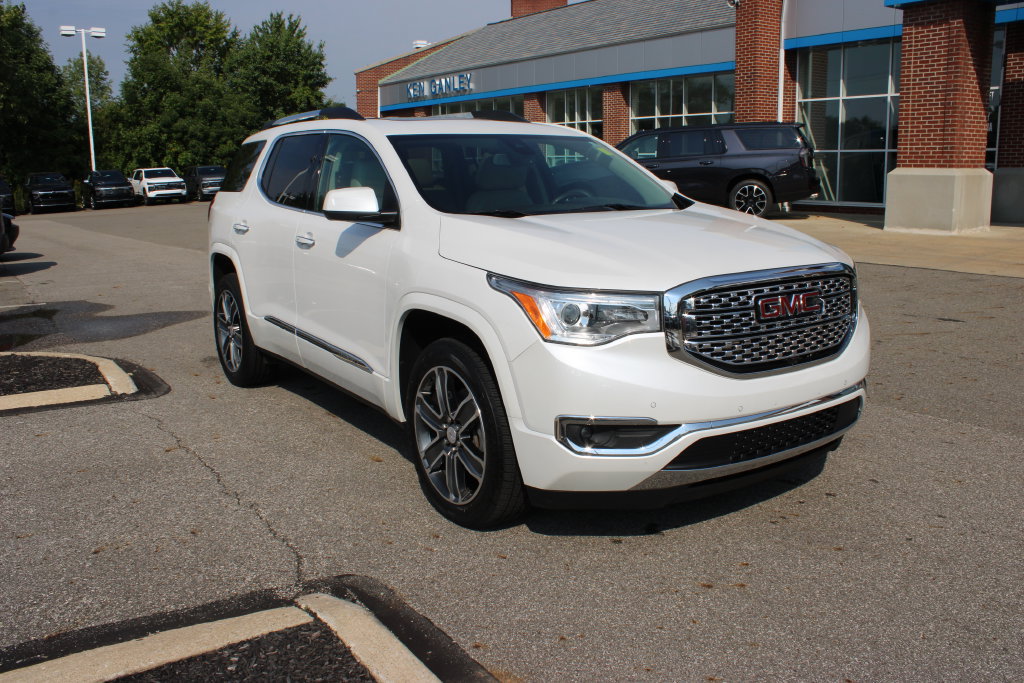 Certified 2018 GMC Acadia Denali w/ Technology Package AWD/4WD image 2