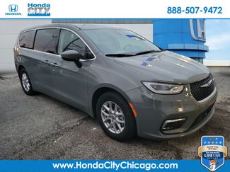 Used 2023 Chrysler Pacifica Touring-L FWD video 1