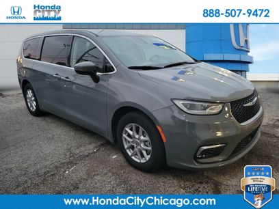 Used 2023 Chrysler Pacifica Touring-L