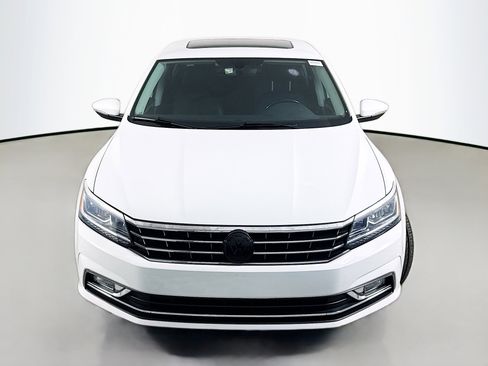 Used 2016 Volkswagen Passat 1.8T SE w/ Lighting Package image 2