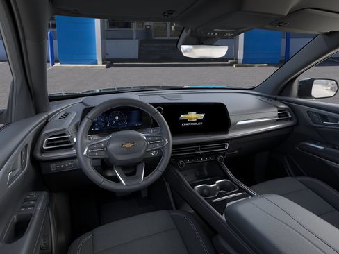 New 2026 Chevrolet Traverse LT w/ Driver Confidence Package AWD/4WD image 39