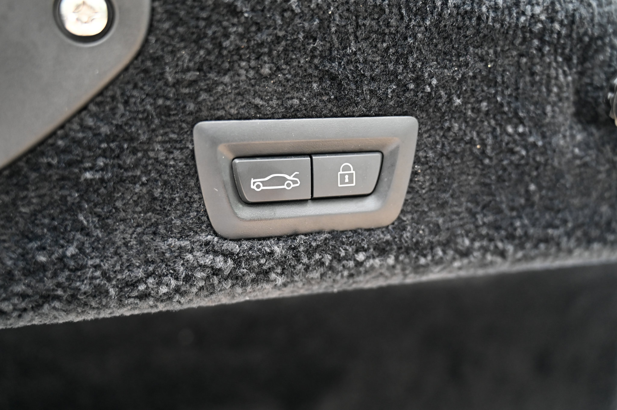 Used 2018 Rolls-Royce Dawn RWD image 39