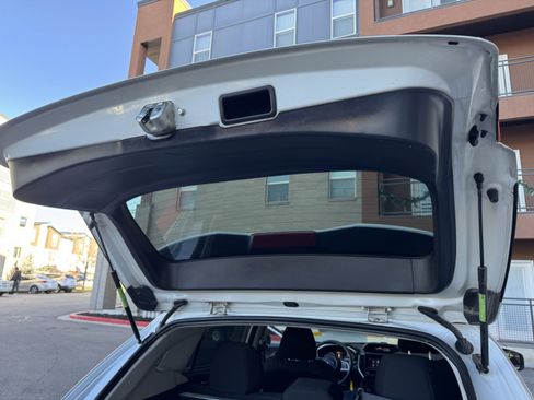 Used 2017 Subaru Impreza 2.0i Premium w/ BSD & Rcta/SRF/Eyesight image 37