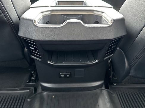 Used 2025 Toyota Tundra Limited AWD/4WD image 29