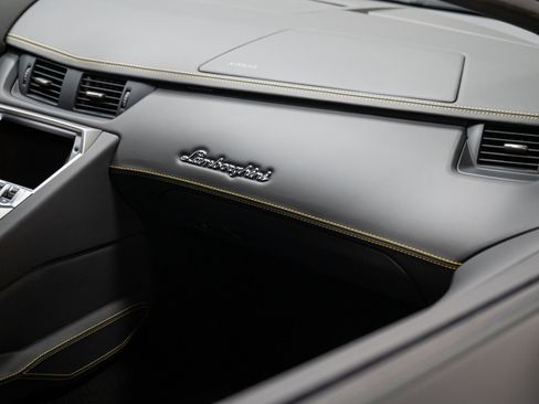 Used 2014 Lamborghini Aventador LP 700-4 image 38