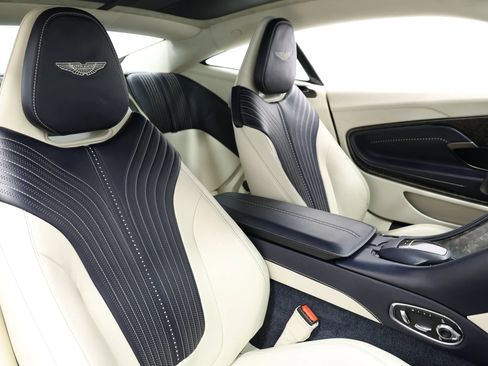 Used 2019 Aston Martin DB11 Coupe RWD image 78