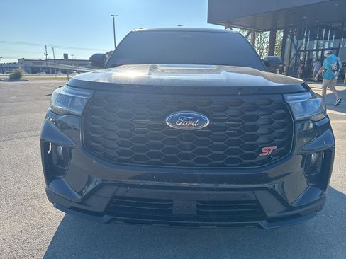 Used 2025 Ford Explorer ST AWD/4WD image 8