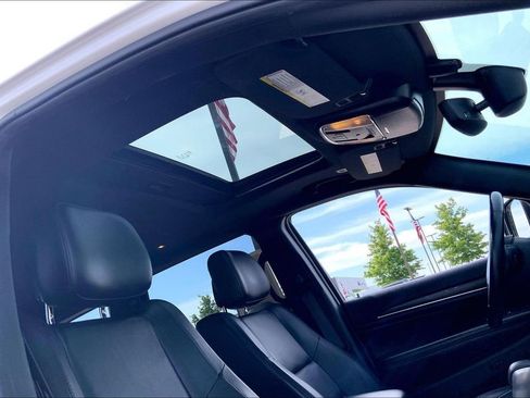 Used 2019 Jeep Grand Cherokee Limited AWD/4WD image 21