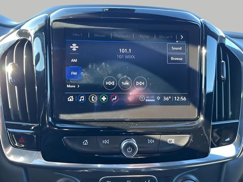 Used 2023 Chevrolet Traverse LT w/ Midnight/Sport Edition image 11