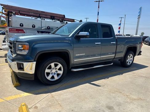 Used 2014 GMC Sierra 1500 SLT w/ SLT Preferred Package AWD/4WD image 19
