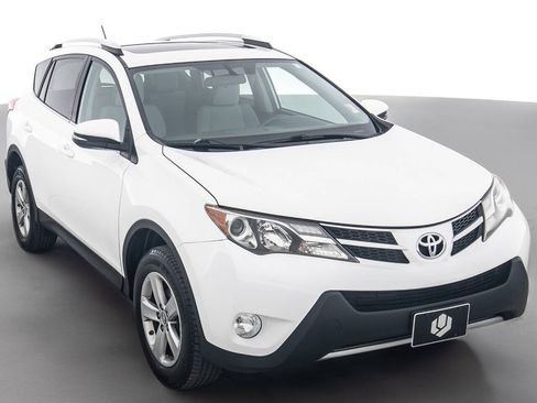 Used 2015 Toyota RAV4 XLE AWD/4WD image 1