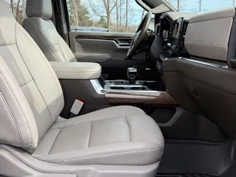 Used 2024 Chevrolet Silverado 1500 RST image 13