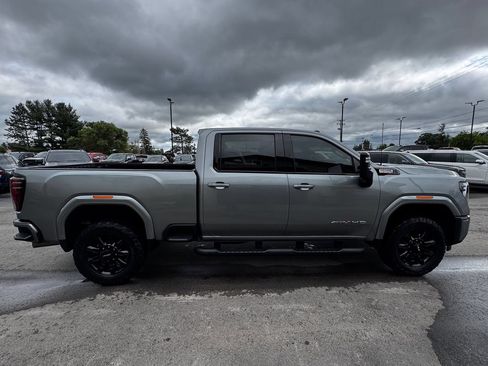 Used 2024 GMC Sierra 2500 AT4 w/ AT4 Preferred Package AWD/4WD image 7