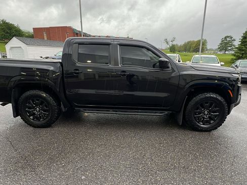 Used 2024 Nissan Frontier SV w/ SV Convenience Package AWD/4WD image 3