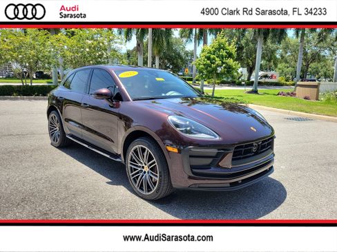 Used 2023 Porsche Macan AWD/4WD image 1