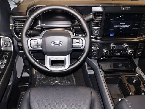 New 2026 Ford F250 Lariat w/ Black Appearance Package image 19