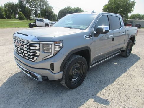 New 2026 GMC Sierra 1500 Denali w/ Denali Reserve Package AWD/4WD image 12