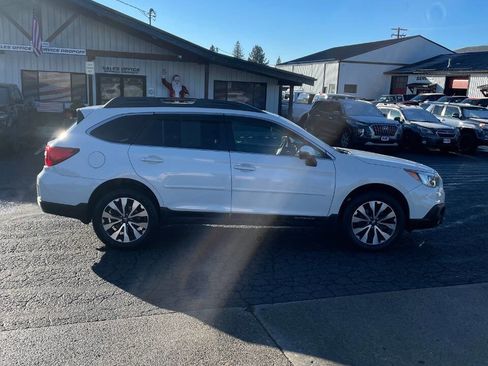 Used 2016 Subaru Outback 3.6R Limited image 7