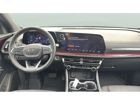 Used 2025 Chevrolet Traverse Z71 w/ LPO, Floor Liner Package AWD/4WD image 16