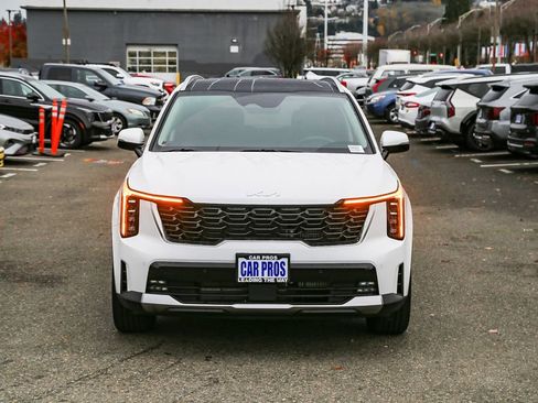 Certified 2026 Kia Sorento EX w/ EX Premium Package AWD/4WD image 3