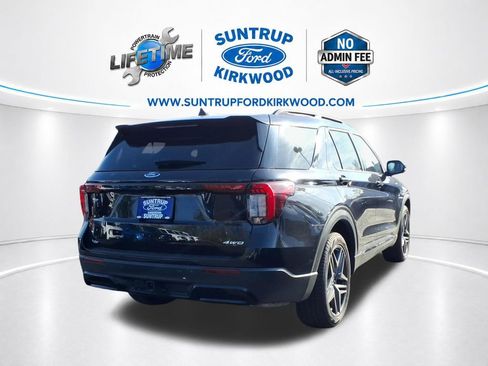 Used 2025 Ford Explorer ST-Line w/ ST-Line Street Pack AWD/4WD image 3