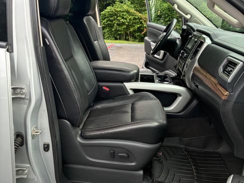 Used 2017 Nissan Titan SL AWD/4WD image 25