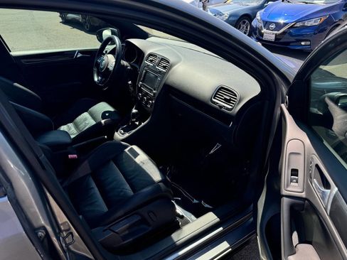 Used 2010 Volkswagen GTI 4-Door image 14