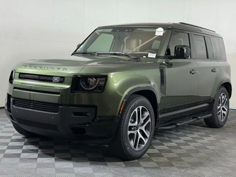 New 2026 Land Rover Defender 110 X-Dynamic SE image 2