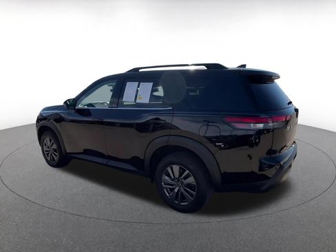 Used 2025 Nissan Pathfinder SV FWD image 9